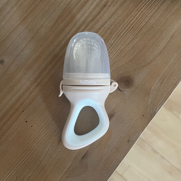 Raz baby fruit feeder - Picture 2 of 2